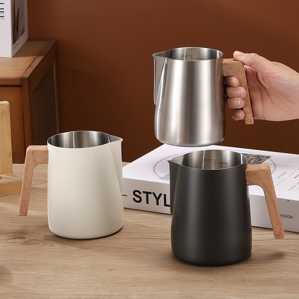 Barista Milk Jug - กาแฟนมFrothingเหยือกเหยือก 304 สแตนเลสสตีลPrecision Scale Anti-Scaldไม้Grain Handle